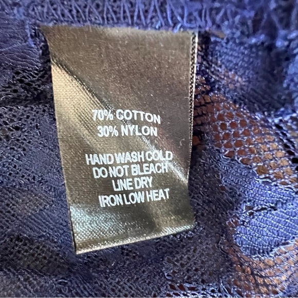 LULU’S Navy Blue Lace Top Long Sleeve Blouse Size Medium - Picture 8 of 9